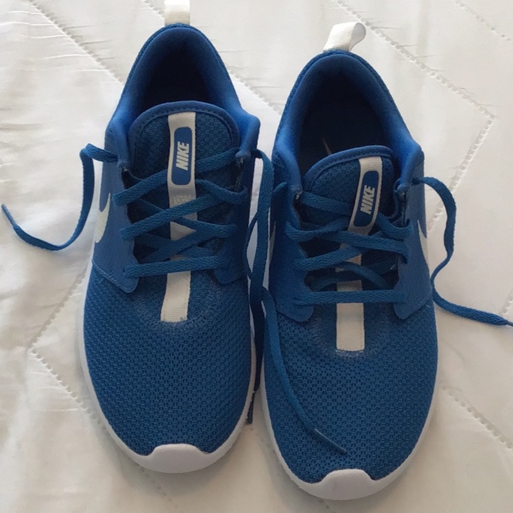 Nike boys golf shoes size 6y